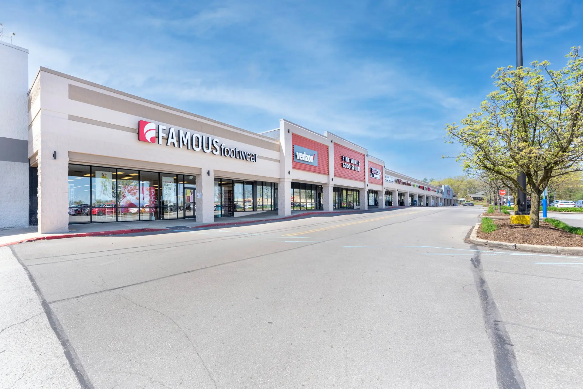 Inline Shops- Famous Footwear 2 Closed Deals